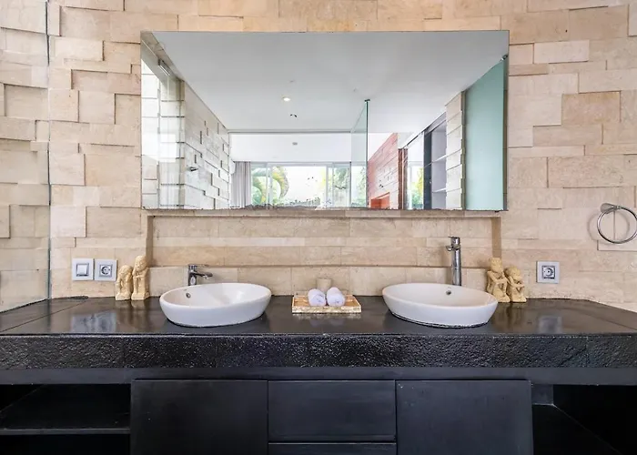Modern 2br With Private Pool Prime Location ヴィラ