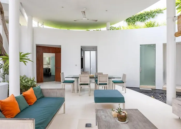 Modern 2br With Private Pool Prime Location ヴィラ スミニャック