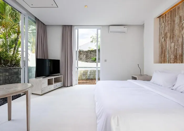 Modern 2br With Private Pool Prime Location *