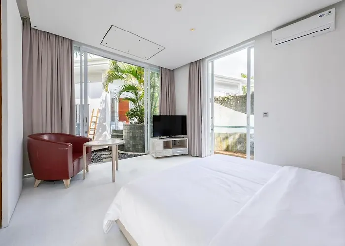 Modern 2br With Private Pool Prime Location