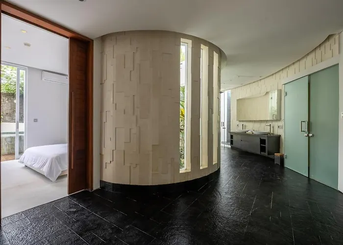 Modern 2br With Private Pool Prime Location ヴィラ スミニャック